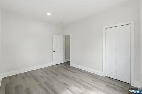 31 Saint Moritz Place Wayne NJ 07470