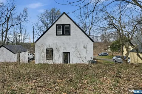 31 Saint Moritz Place Wayne NJ 07470
