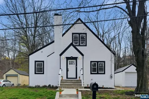 31 Saint Moritz Place Wayne NJ 07470