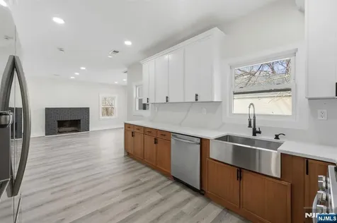 31 Saint Moritz Place Wayne NJ 07470