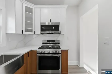 31 Saint Moritz Place Wayne NJ 07470