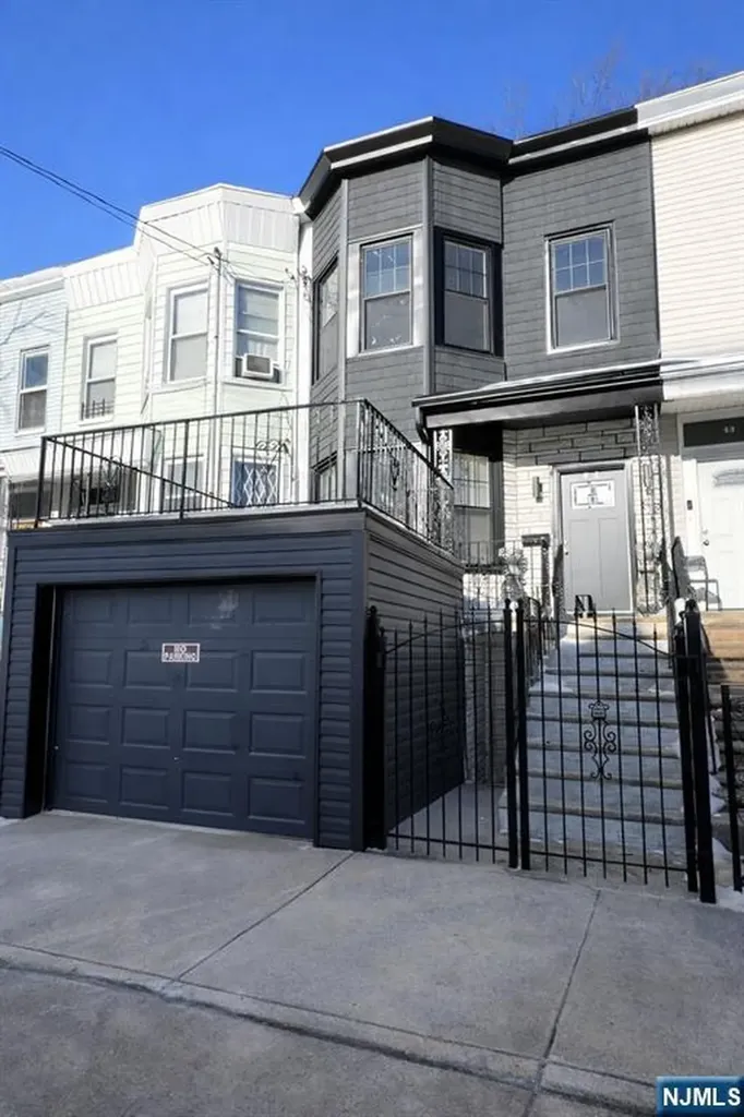41 Arlington Avenue Jersey City NJ 07305