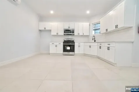 41 Arlington Avenue Jersey City NJ 07305