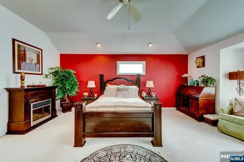 18 Dockery Drive West Orange NJ 07052