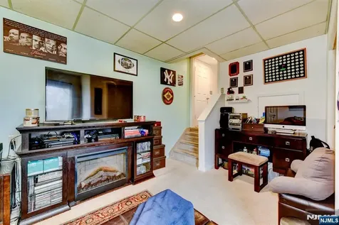 18 Dockery Drive West Orange NJ 07052