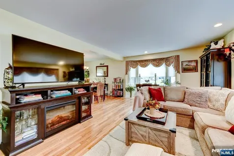 18 Dockery Drive West Orange NJ 07052