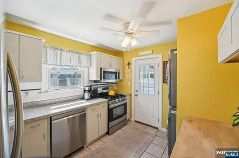 23 Smith Avenue Wanaque NJ 07420