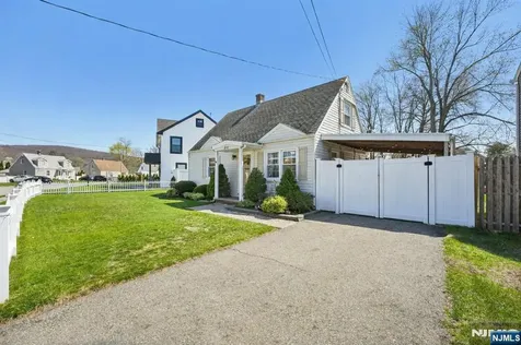 23 Smith Avenue Wanaque NJ 07420