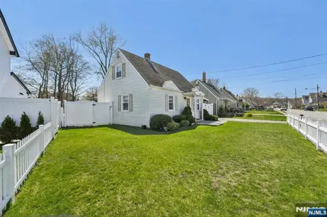 23 Smith Avenue Wanaque NJ 07420