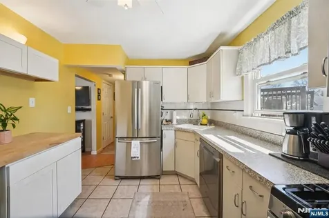 23 Smith Avenue Wanaque NJ 07420