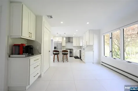 43 Lisa Court North Haledon NJ 07508