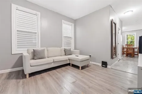 647 19th Street Newark NJ 07103