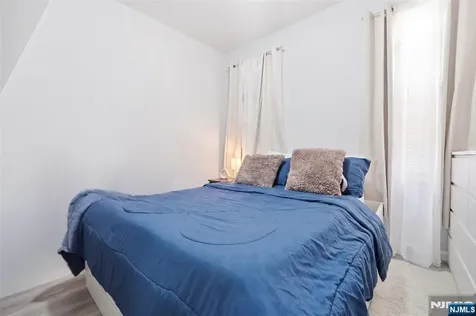 647 19th Street Newark NJ 07103