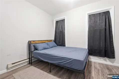 647 19th Street Newark NJ 07103