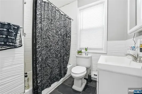647 19th Street Newark NJ 07103