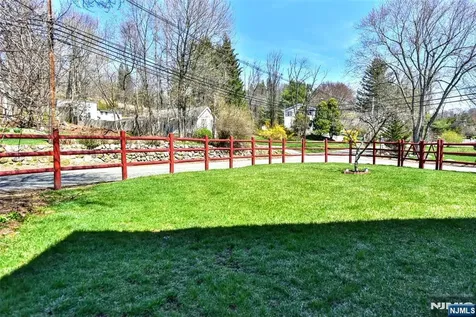 1 Kingsland Road Montville Township NJ 07005