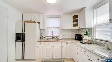 34 Greenlawn Drive Lodi NJ 07644