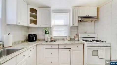 34 Greenlawn Drive Lodi NJ 07644
