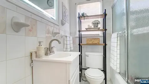 34 Greenlawn Drive Lodi NJ 07644