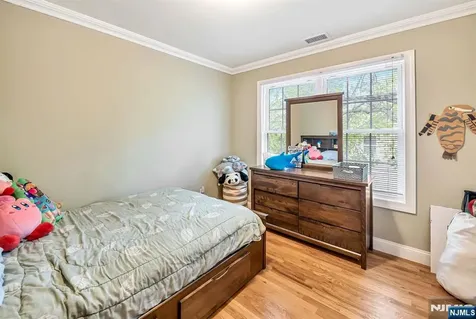 302 Tenafly Road Tenafly NJ 07670