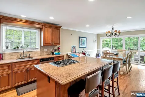 302 Tenafly Road Tenafly NJ 07670