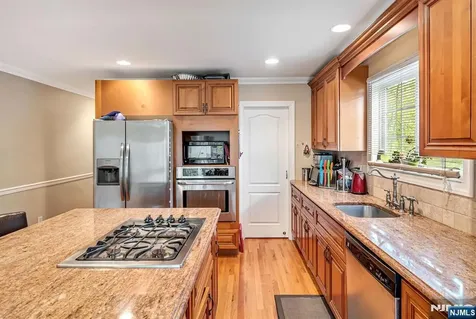 302 Tenafly Road Tenafly NJ 07670