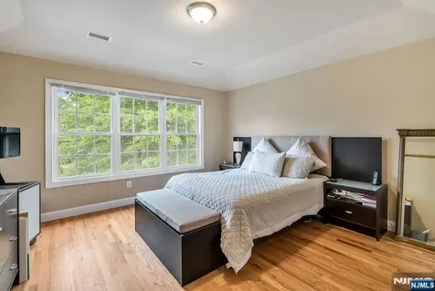 302 Tenafly Road Tenafly NJ 07670