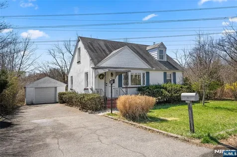 136 Catherine Avenue Mahwah NJ 07430