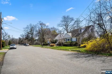 136 Catherine Avenue Mahwah NJ 07430