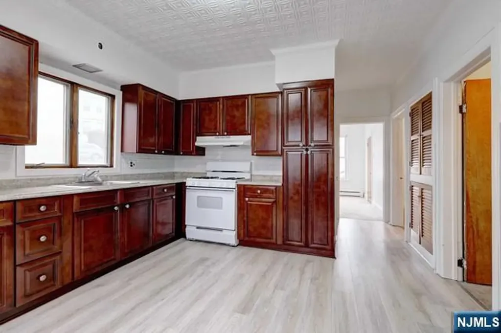 58 Westervelt Avenue Hawthorne NJ 07506