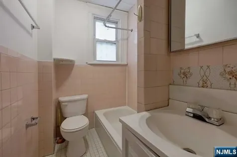 58 Westervelt Avenue Hawthorne NJ 07506