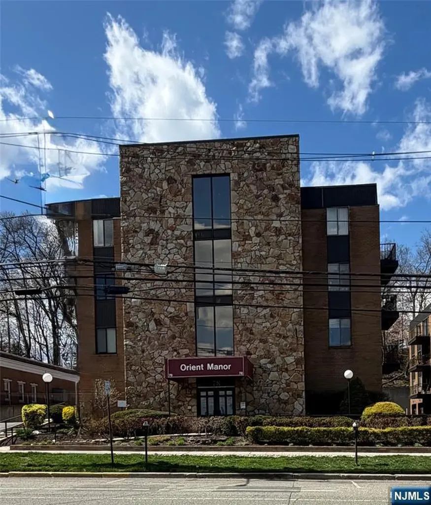78 Orient Rutherford NJ 07070