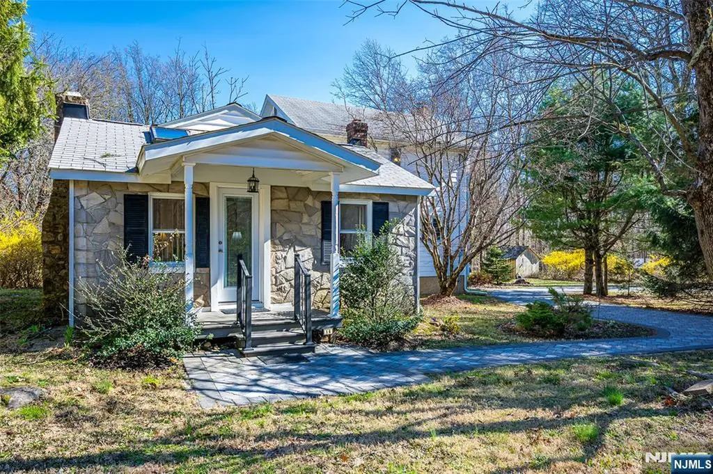 16 Sky Top Road Lebanon Twp NJ 07865