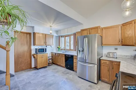 16 Sky Top Road Lebanon Twp NJ 07865