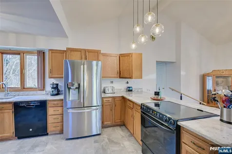 16 Sky Top Road Lebanon Twp NJ 07865