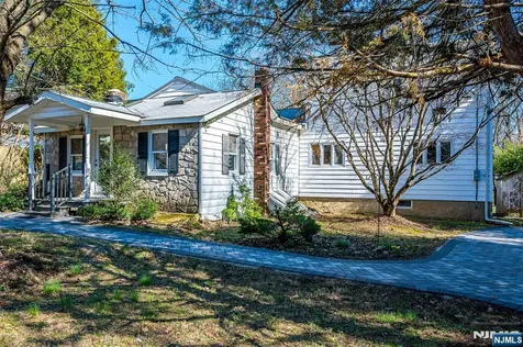 16 Sky Top Road Lebanon Twp NJ 07865