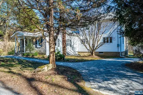 16 Sky Top Road Lebanon Twp NJ 07865