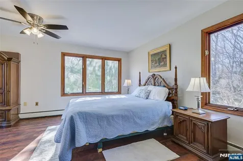 16 Sky Top Road Lebanon Twp NJ 07865