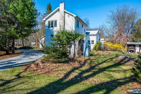 16 Sky Top Road Lebanon Twp NJ 07865