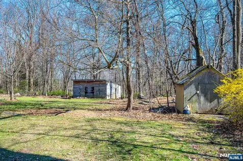 16 Sky Top Road Lebanon Twp NJ 07865