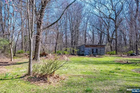 16 Sky Top Road Lebanon Twp NJ 07865