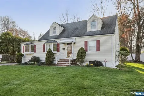 114 Crescent Avenue Waldwick NJ 07463