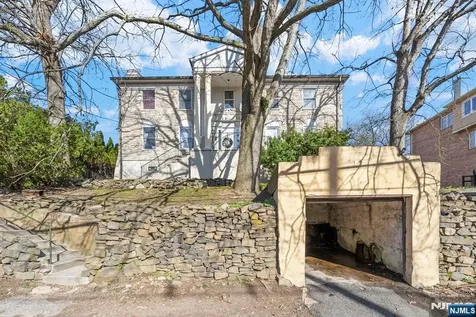 360 Gorge Road Cliffside Park NJ 07010
