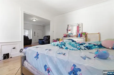 222-224 Osborne Terrace Newark NJ 07112