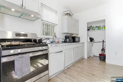 222-224 Osborne Terrace Newark NJ 07112