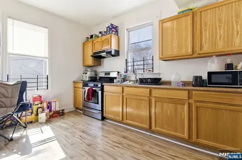 222-224 Osborne Terrace Newark NJ 07112