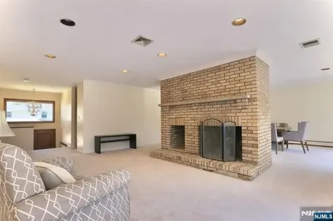 442 Marlboro Road Englewood NJ 07631