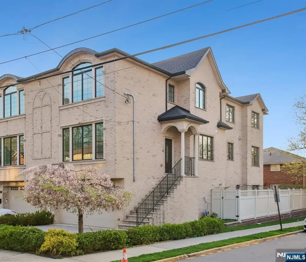 1547 13th Street Fort Lee NJ 07024