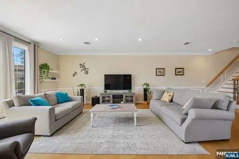 1547 13th Street Fort Lee NJ 07024