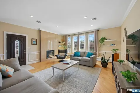 1547 13th Street Fort Lee NJ 07024